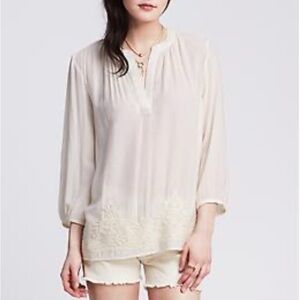 Banana Republic Ivory Embroidered V Neck Peasant Blouse Romantic Feminine Sz S